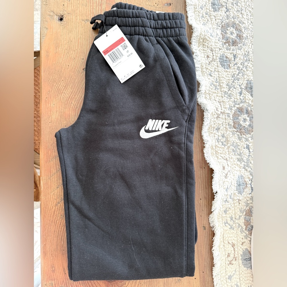 BNWT Nike Boys Sweatpants